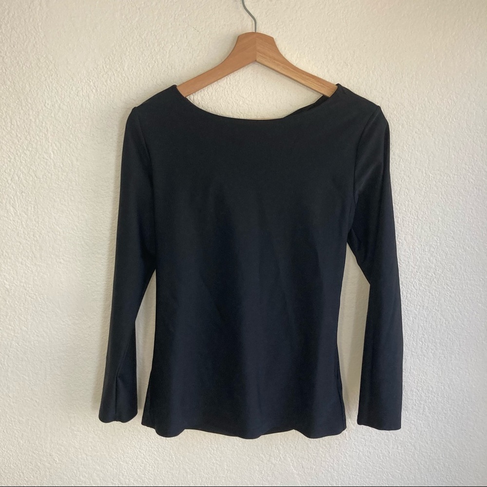 Old navy athletic top cut out back top